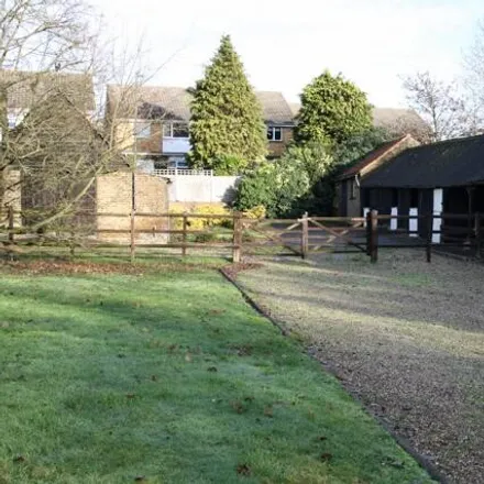 Image 5 - Weir Farm Road, Rayleigh, SS6 7AE, United Kingdom - House for rent