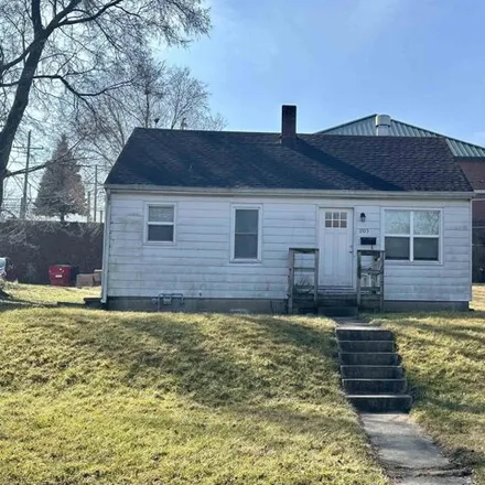 Buy this 2 bed house on Lafayette Fire Station 3 in 1710 South Street, Lafayette