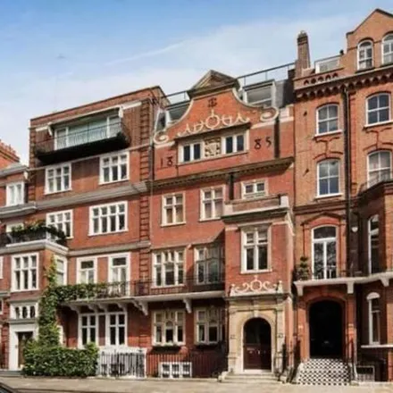 Rent this 3 bed apartment on Cadogan Square Garden in Cadogan Square, London