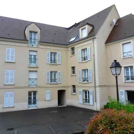 Rent this 2 bed apartment on 7 Place Aristide Briand in 28130 Maintenon, France