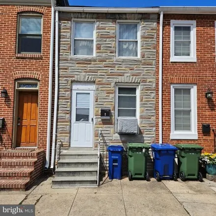 Image 2 - 2436 Foster Avenue, Baltimore, MD 21224, USA - House for sale