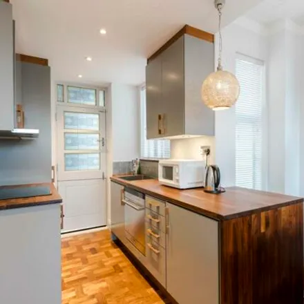 Image 6 - 20-22 Cheyne Place, London, SW3 4HH, United Kingdom - Apartment for sale