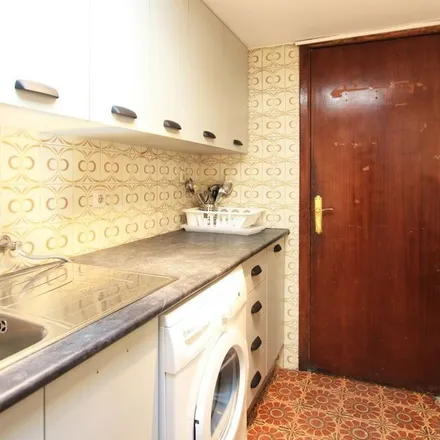 Image 6 - Calle de Ardemans, 40, 28028 Madrid, Spain - Apartment for rent