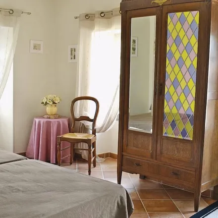Rent this 6 bed house on Sainte-Alvère in Val de Louyre et Caudeau, Dordogne