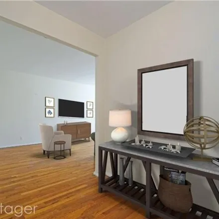 Image 2 - 512 McLean Avenue - East 240th Street, New York, NY 10470, USA - Apartment for sale