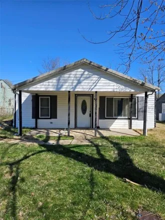 Buy this 3 bed house on 385 Fleetwood Drive in Waynesville, MO 65583