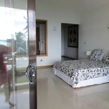 Rent this 4 bed house on Grand Baie 30529