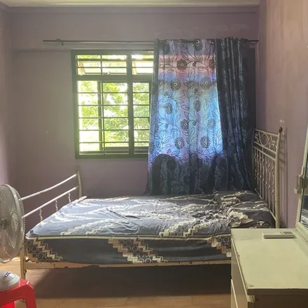 Rent this 1 bed room on 545 Woodlands Drive 16 in Singapore 730545, Singapore