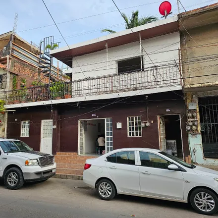 Buy this studio house on Abasolo y Calle Libertad in Mariano Abasolo, Pitillal