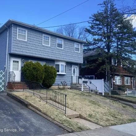 Buy this 3 bed house on 399 Armstrong Avenue in New York, NY 10308