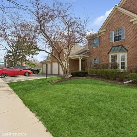 Image 2 - 2300 Highland Court, Schaumburg, IL 60194, USA - Condo for sale