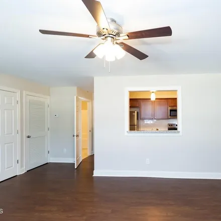 Image 3 - North Memorial Drive, Greenville, NC 27835, USA - Apartment for rent