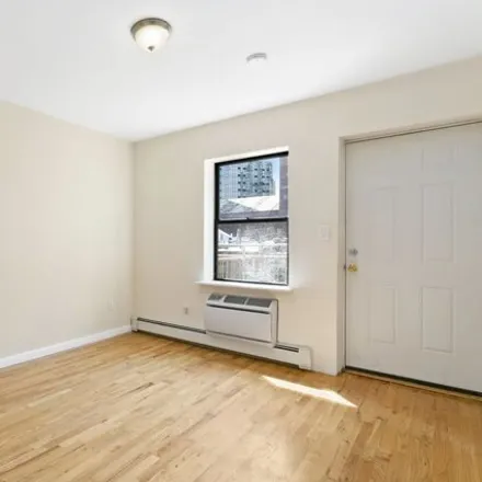 Image 4 - 36 Saint Felix Street, New York, NY 11217, USA - Apartment for rent