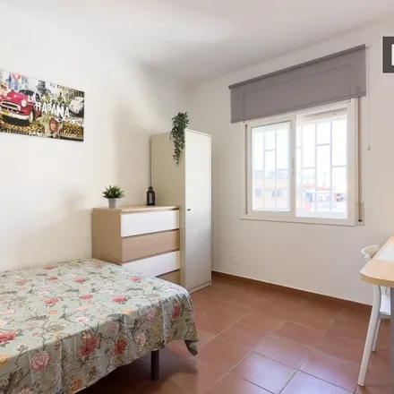 Rent this 4 bed room on Carrer d'Albareda in 08903 l'Hospitalet de Llobregat, Spain