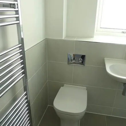 Rent this 2 bed apartment on 29 Kingfisher Drive in Maidenhead, SL6 8EL