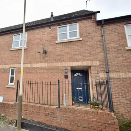 Buy this 2 bed townhouse on Kepwick Road in Leicester, LE5 1NZ
