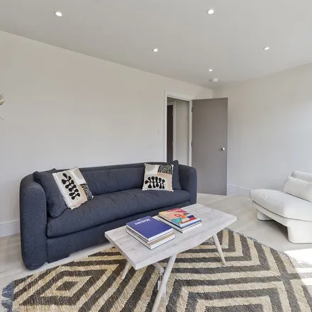Rent this 1 bed apartment on St Michael's Centre in Townmead Road, London