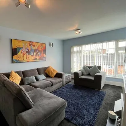 Image 4 - Tile Grove, Kingshurst, B37 6LD, United Kingdom - Apartment for sale