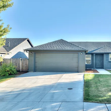 Buy this 3 bed house on 3100 Southwest Cascade Avenue in Redmond, OR 97756