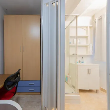 Rent this 4 bed apartment on Carrer de Llanera de Ranes in 15, 46017 Valencia