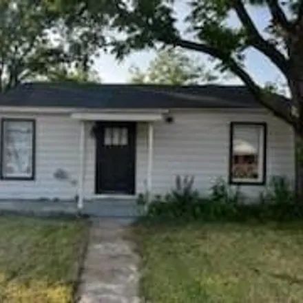 Buy this 3 bed house on 428 Bales Street in Cleburne, TX 76033