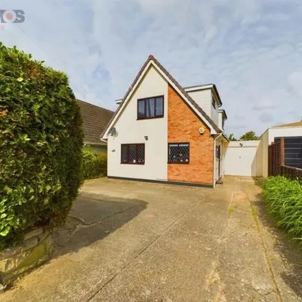 Buy this 4 bed house on Clarence Close in Benfleet, SS7 1DG