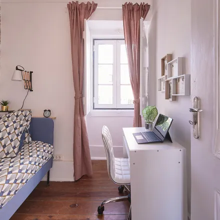 Rent this 1 bed room on Largo de Domingos Tendeiro in 1400-077 Lisbon, Portugal