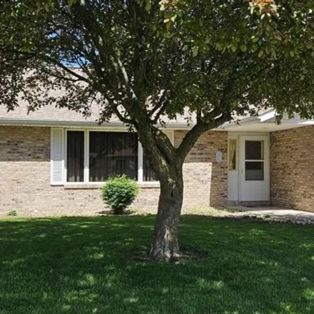 Image 1 - 1669 East Myrtle Street, East Lawndale, Canton, IL 61520, USA - House for sale