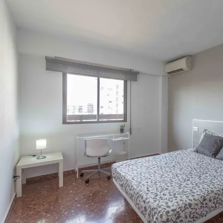 Image 2 - Carrer del Pintor Genaro Lahuerta, 9, 46010 Valencia, Spain - Room for rent