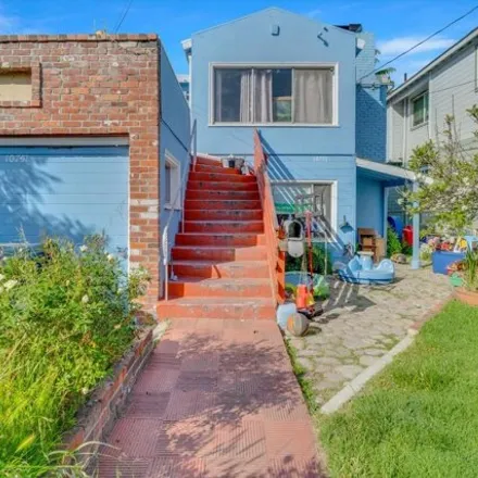 Buy this 4 bed house on 10751 Pippin Street in Oakland, CA 94621