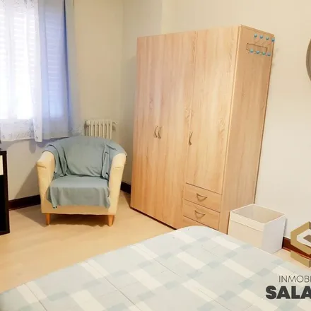 Rent this 3 bed apartment on Garaje Francia in Calle Iparraguirre / Iparraguirre kalea, 48009 Bilbao