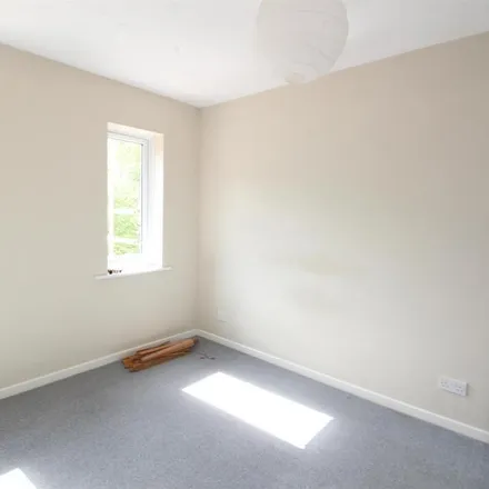 Image 5 - Redoubt Close, Hitchin, SG4 0FR, United Kingdom - Apartment for rent