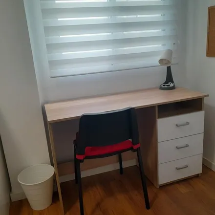 Rent this 3 bed apartment on Mundo Labores in Carrer de Mendizábal, 50