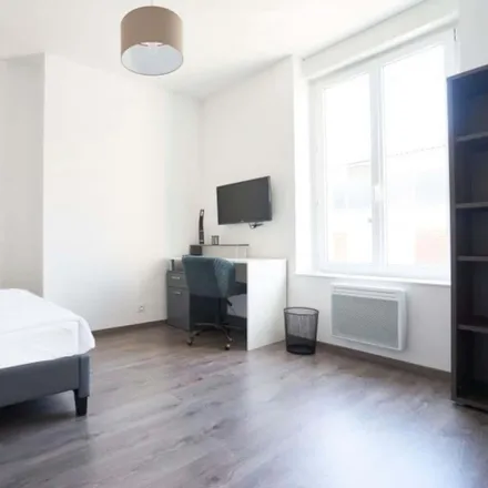 Rent this 1 bed room on 59 Rue Ponsardin in 51100 Reims, France