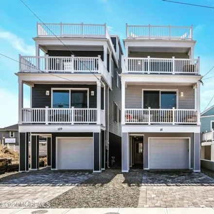 Rent this 4 bed house on Seaside Liquors in Grant Avenue, Seaside Heights