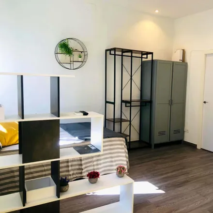 Rent this studio apartment on Madrid in Calle Condes de Torreanaz, 8