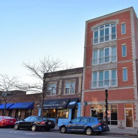 Rent this 3 bed condo on 5140 North Clark Street in Chicago, IL 60640