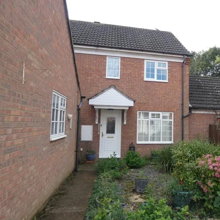 Rent this 3 bed house on Denton Close in Kempston, MK42 8RY
