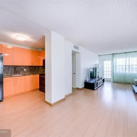 Image 6 - Ocean View Tower, 401 Golden Isles Drive, Golden Isles, Hallandale Beach, FL 33009, USA - Condo for sale