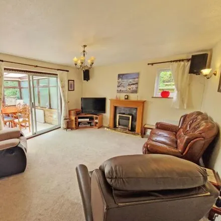 Image 3 - Robert Hill Close, Rugby, CV21 4NB, United Kingdom - House for sale