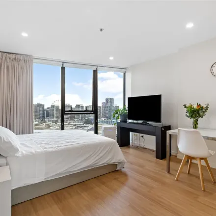 Image 1 - Victoria Point, 100 Harbour Esplanade, Docklands VIC 3008, Australia - Apartment for rent
