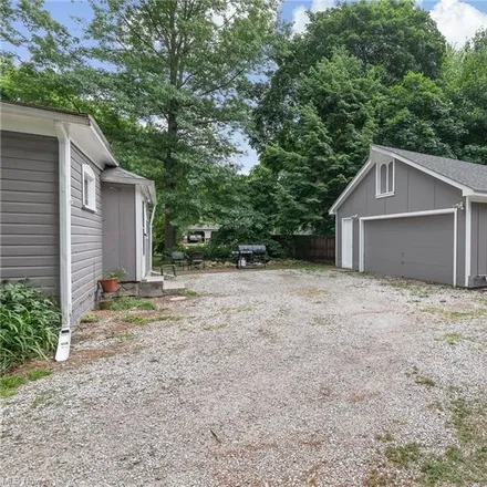 Image 3 - 468 Riverside Drive, Lake County, OH 44077, USA - House for sale