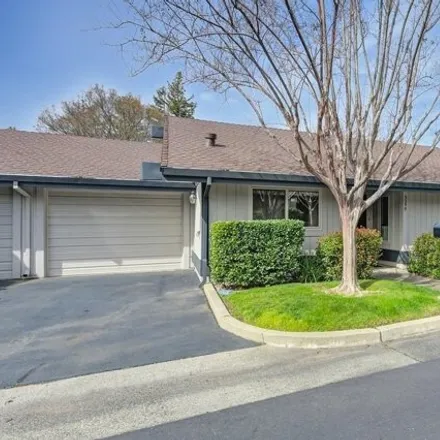 Buy this 2 bed house on 5594 Sequoia Circle in Citrus Heights, CA 95610