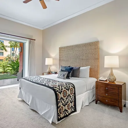 Rent this 5 bed condo on Lahaina