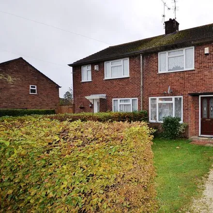 Rent this 3 bed duplex on Wye Close in Reading, RG30 4HS