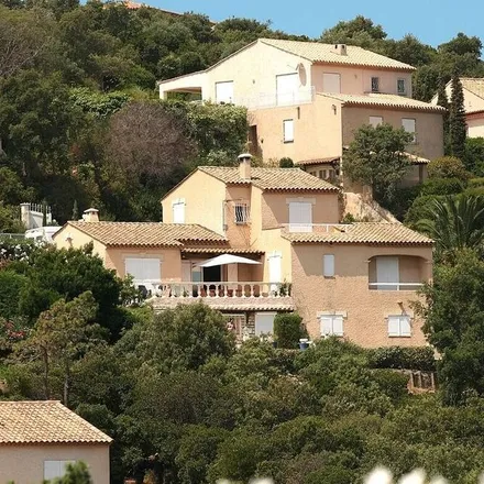 Image 3 - Avenue du Comte de Provence, 83380 Roquebrune-sur-Argens, France - House for rent