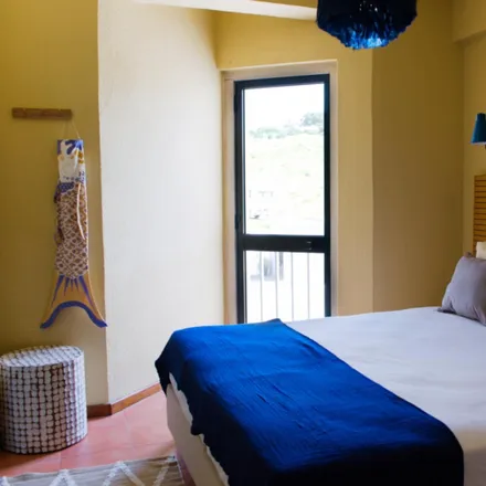 Rent this 12 bed room on Restaurante Marisqueira Oceano in Avenida Eugene Levy, 2705-297 Colares