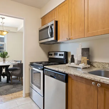 Rent this 2 bed apartment on Lamplighter Apartments in 40 The Driveway, (Old) Ottawa