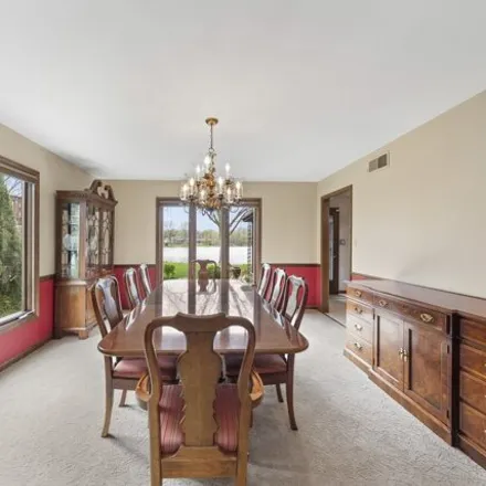 Image 9 - 8325 Lakeside Drive, DuPage County, IL 60516, USA - House for sale