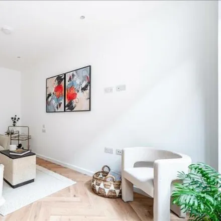 Image 4 - Moore House, Mildenhall Road, Lower Clapton, London, E5 0DD, United Kingdom - Apartment for sale